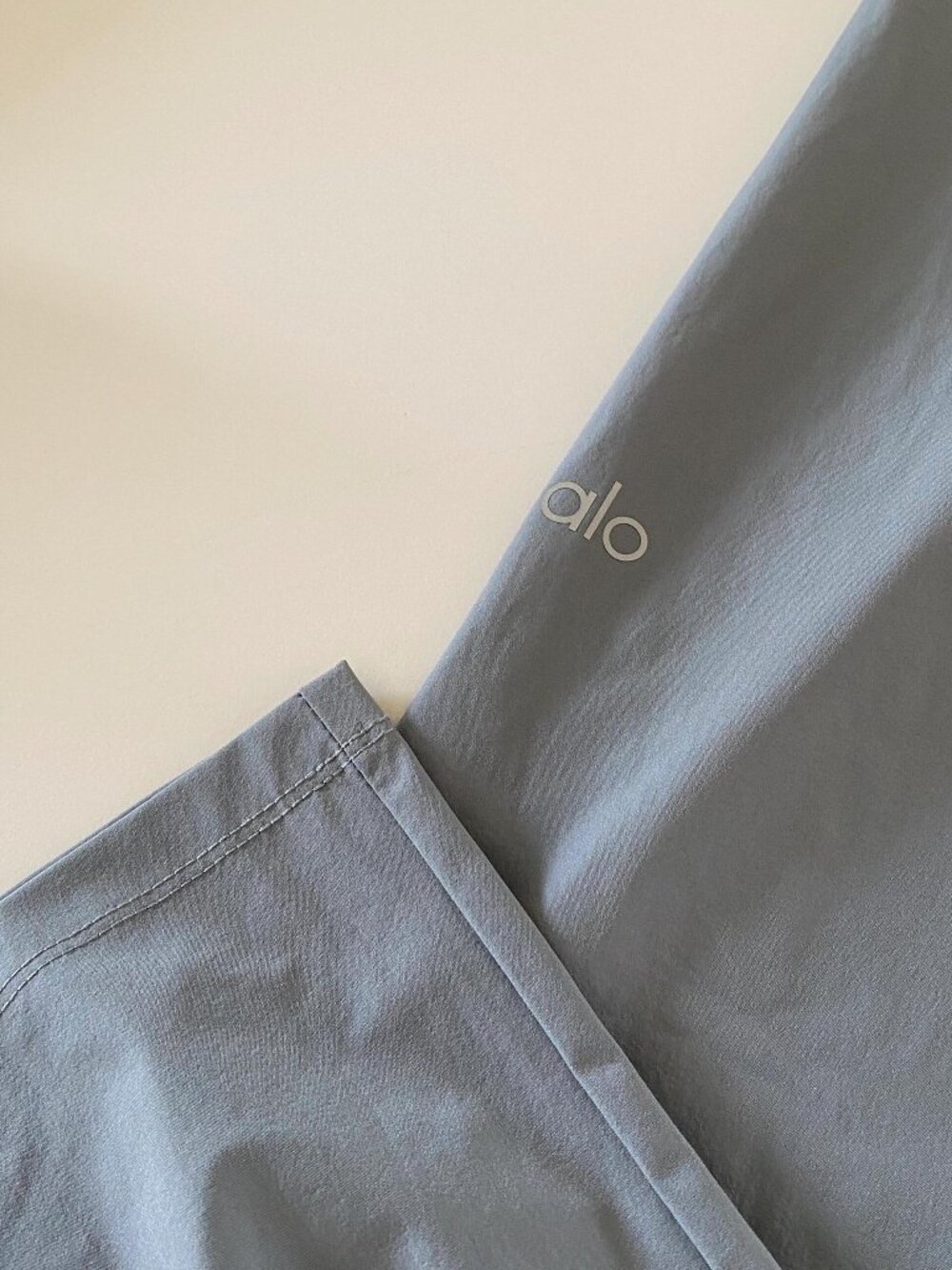 Brand New ALO Yoga Suit Up Trouser Steel Grey🐺30" Inseam Relaxed Fit - Picture 10 of 16